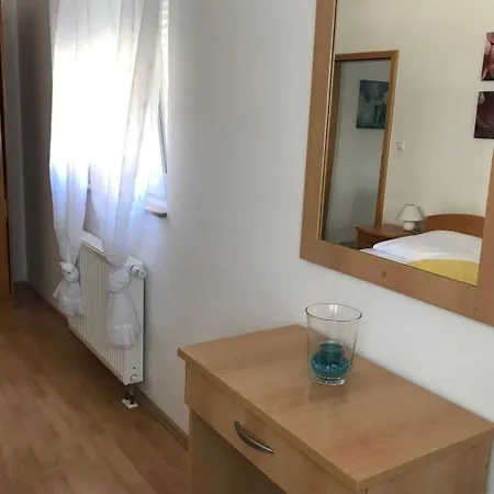 Appartementanlage Anica Mit Schoenem Pool By Interhome Apartment Barbat na Rabu